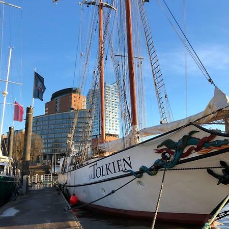 Segelschiff J.R. Tolkien Otel Hamburg Dış mekan fotoğraf